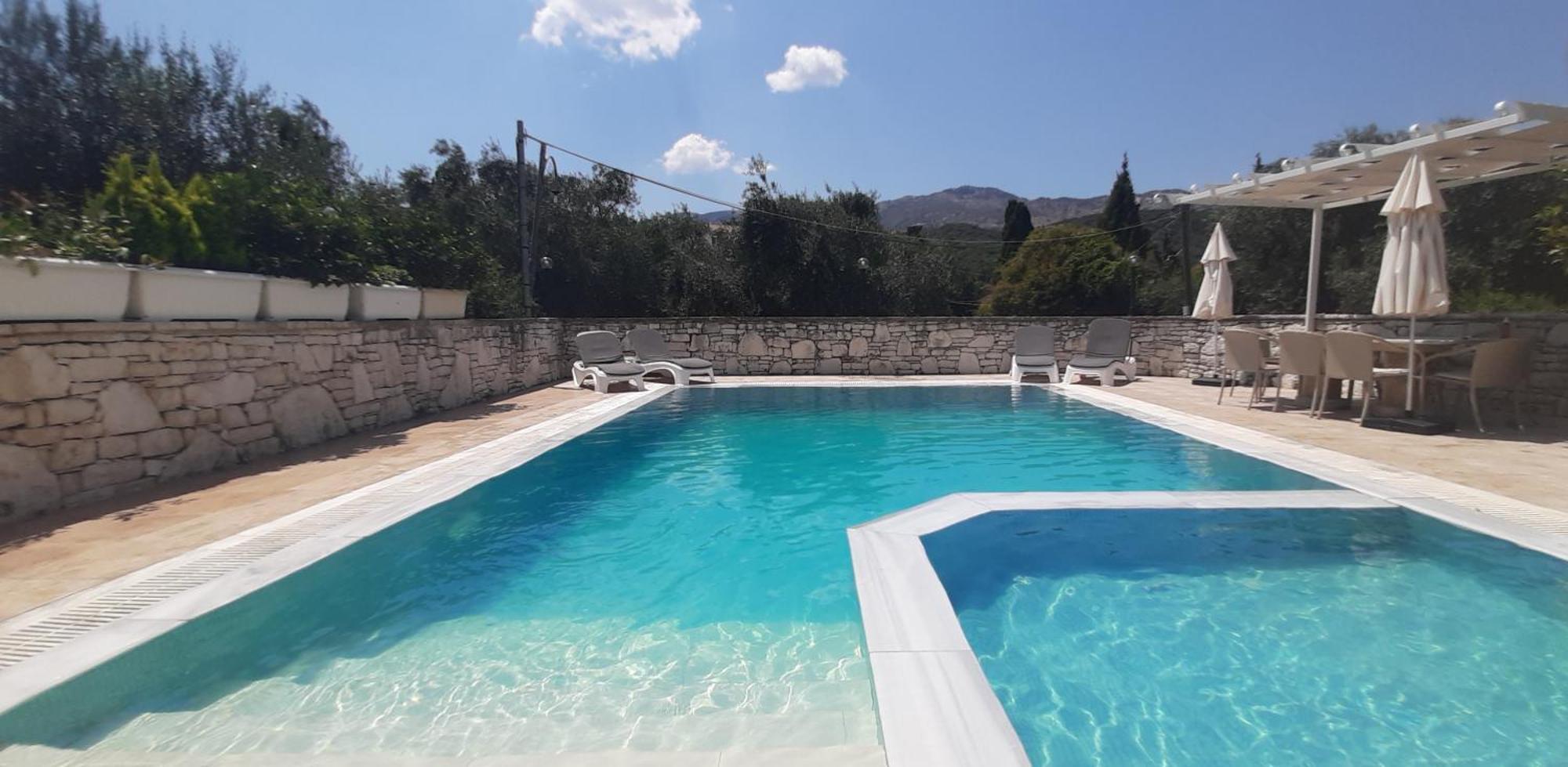 Villa Petrino - Central Flat Location Within Kassiopi. Sleeps 8 Ngoại thất bức ảnh